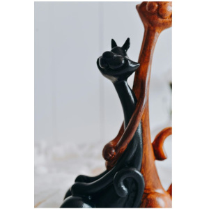 Escultura en madera tallada